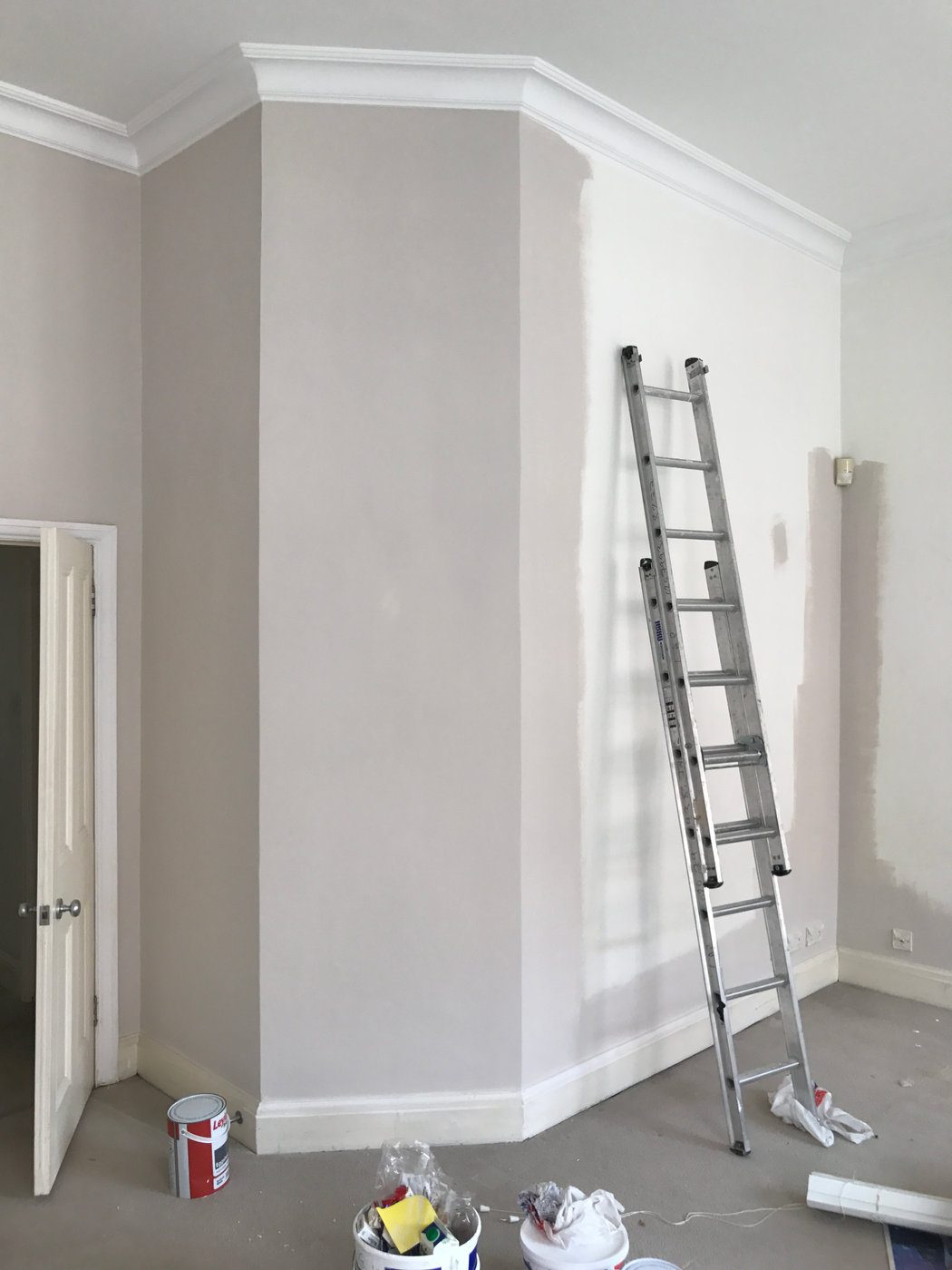 Room prepared for redecoration by LAP Decoration